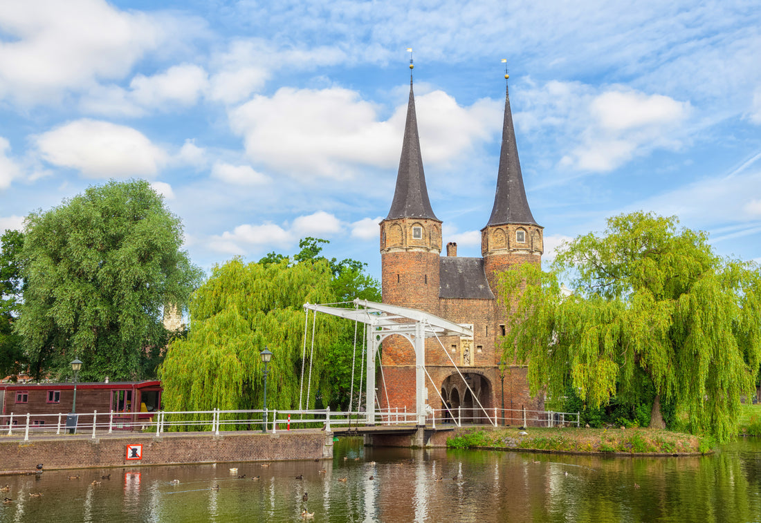 Crafting the Essence of Delft: Artisanal Echoes from Oostpoort
