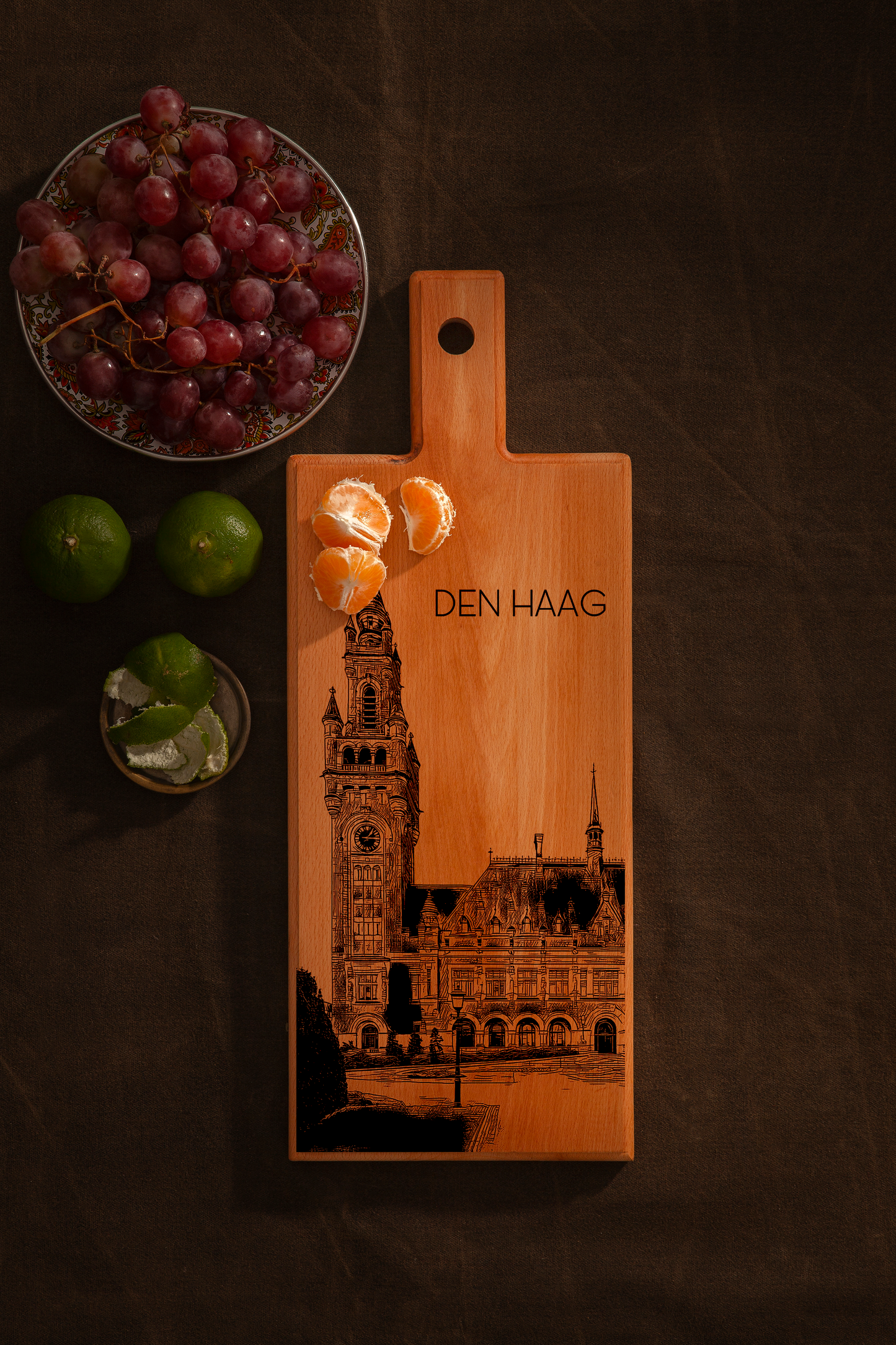 Handmade Den Haag Vredespaleis Engraved Serving Board - Beech Wood