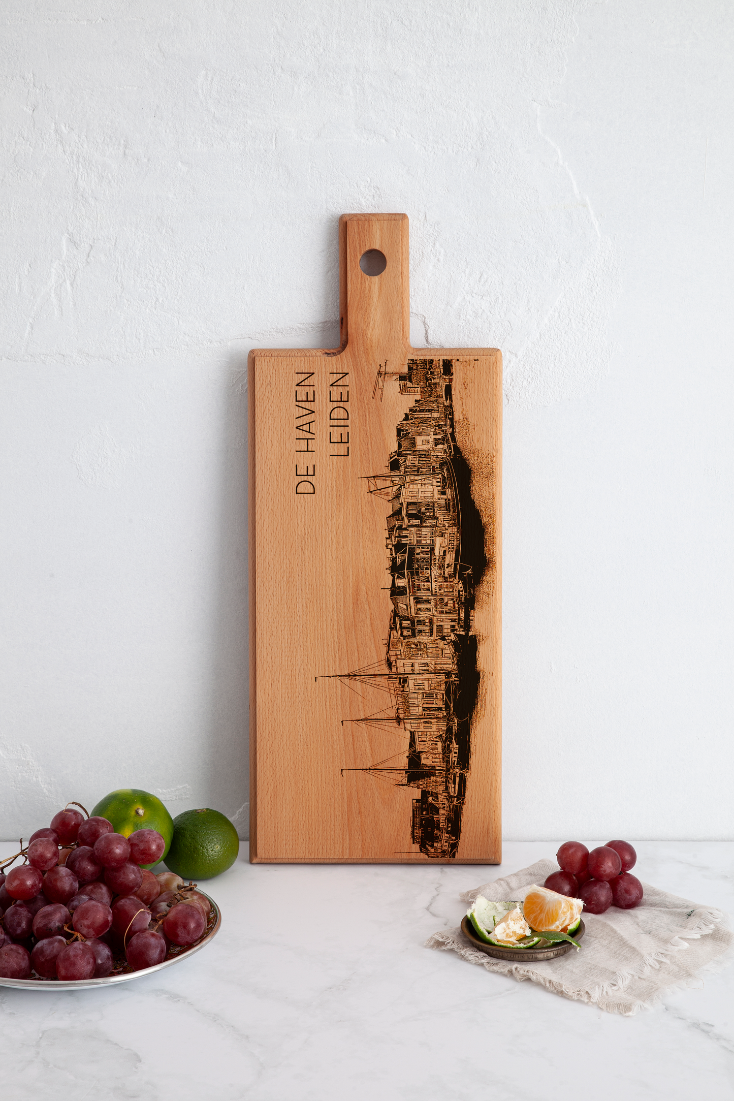 Leiden, De Haven, medium serving board, in kitchen