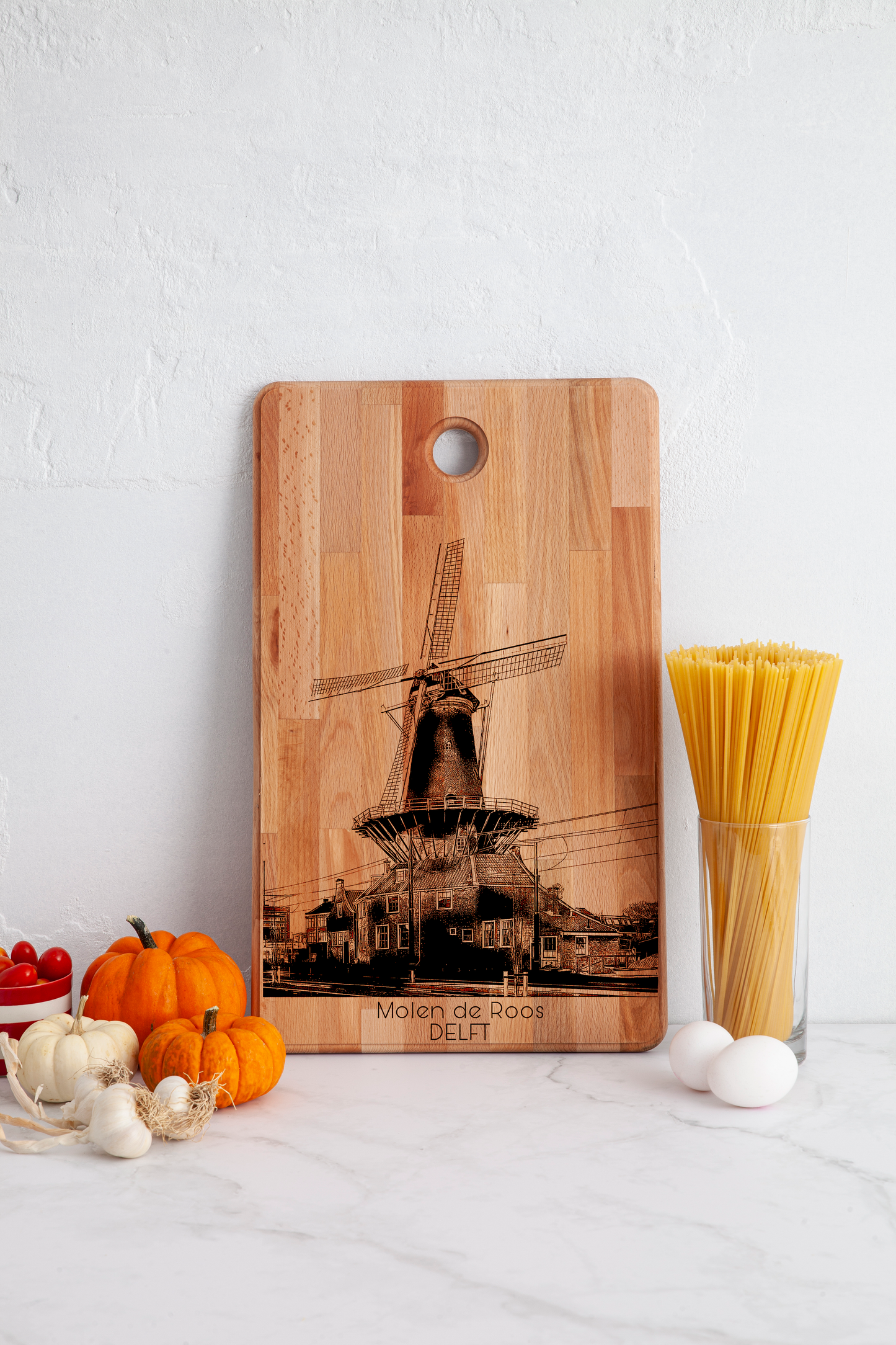 Delft, Molen de Roos, cutting board, in kitchen