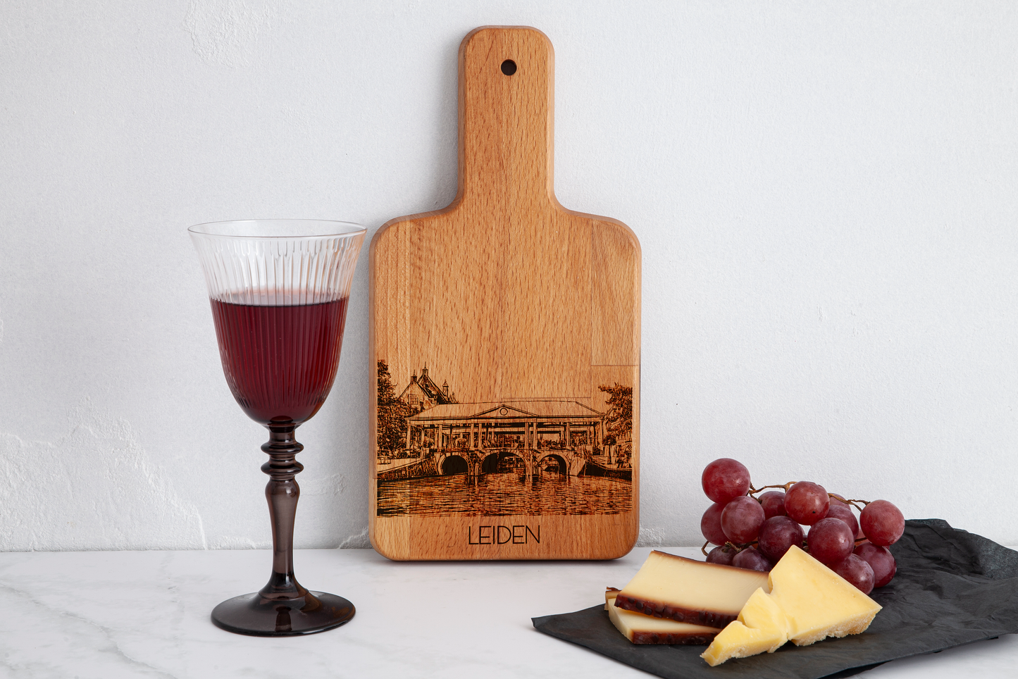 Leiden,Koornbrug, cheese board, in kitchen