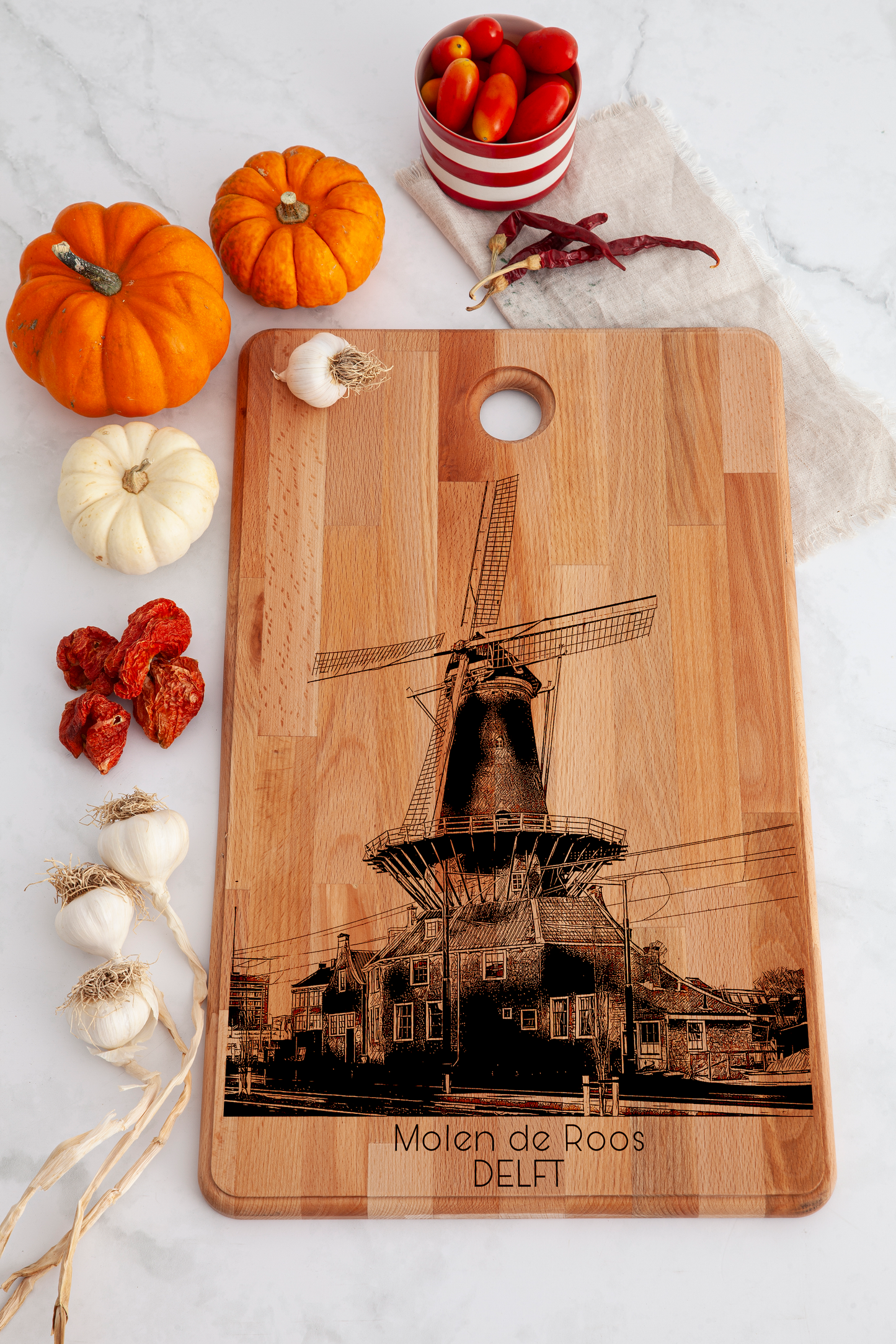 Delft, Molen de Roos, cutting board, on countertop