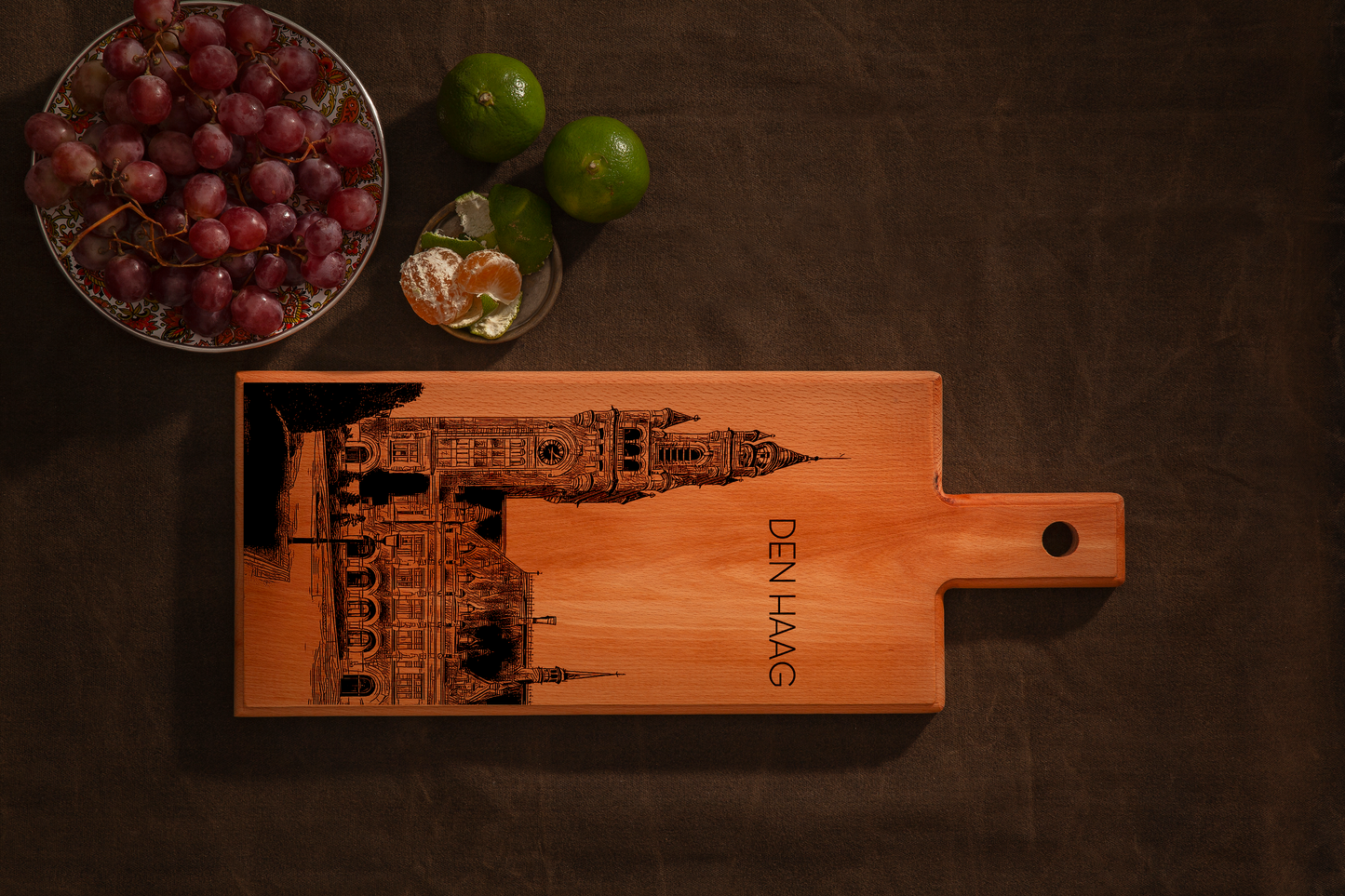 Handmade Den Haag Vredespaleis Engraved Serving Board - Beech Wood