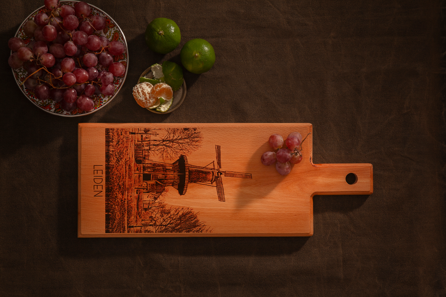 Leiden, Molen De Valk, medium serving board, with grape