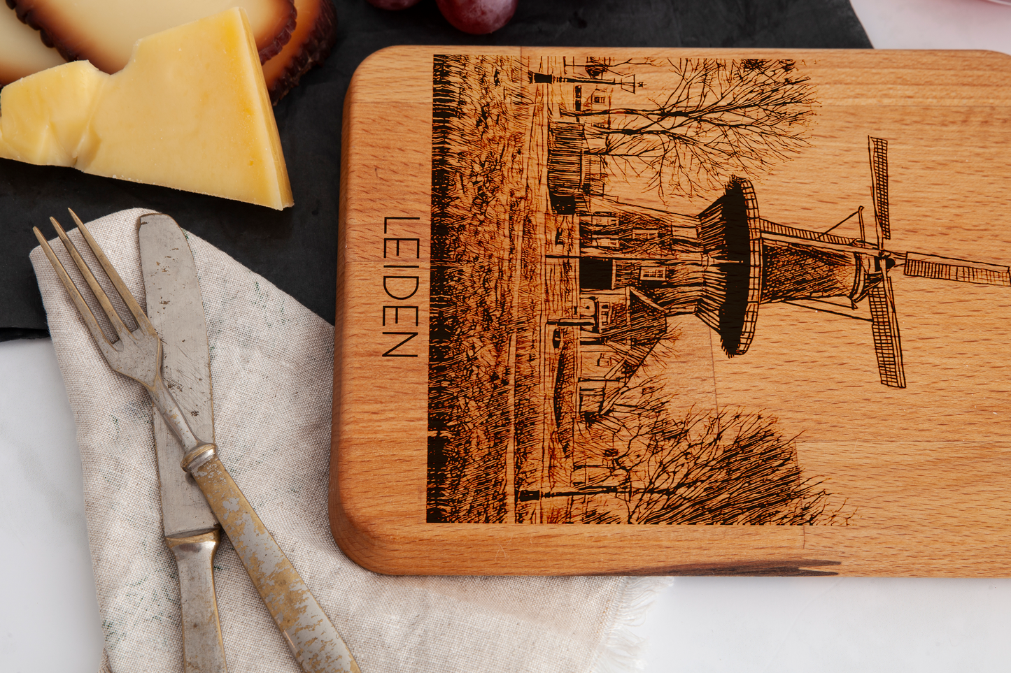 Leiden, Molen De Valk, cheese board, wood grain