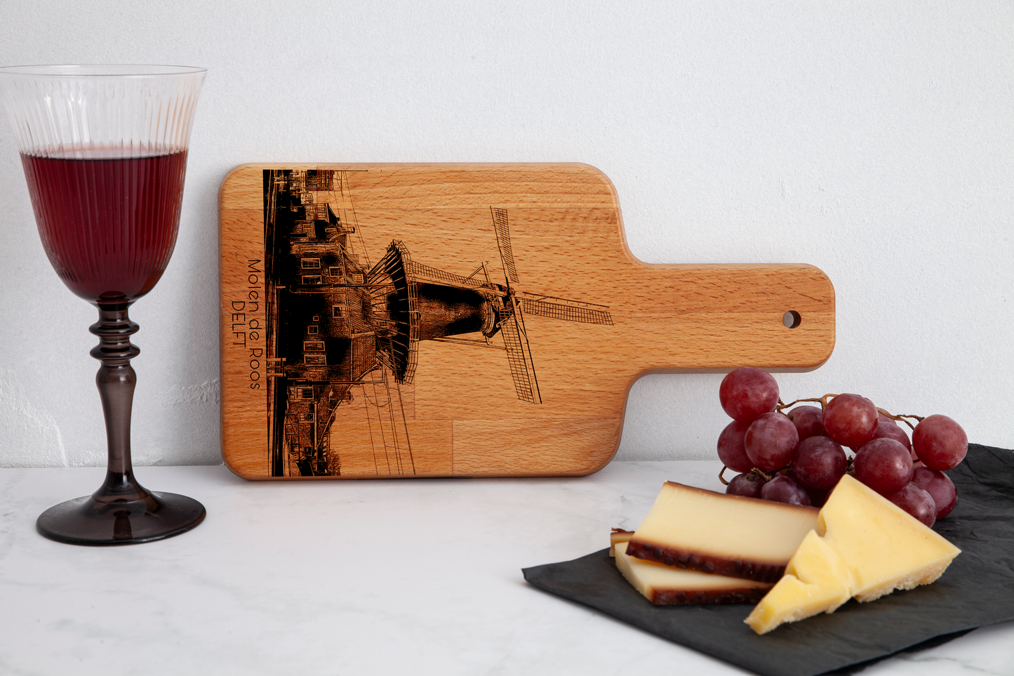 Delft, Molen de Roos, cheese board, horizontal