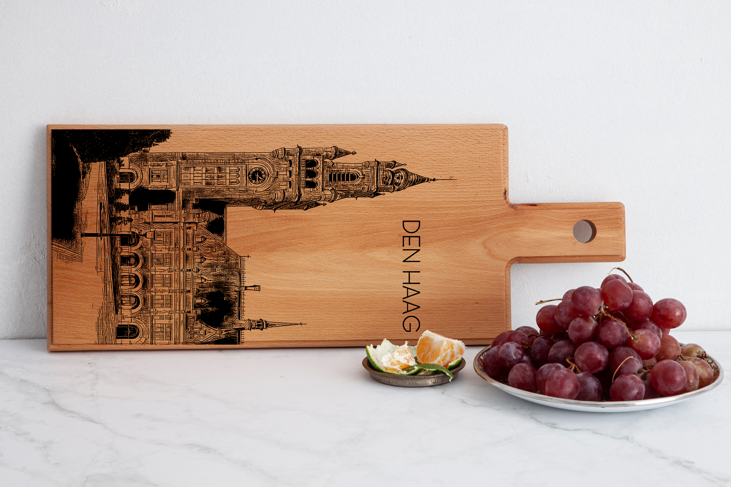 Handmade Den Haag Vredespaleis Engraved Serving Board - Beech Wood