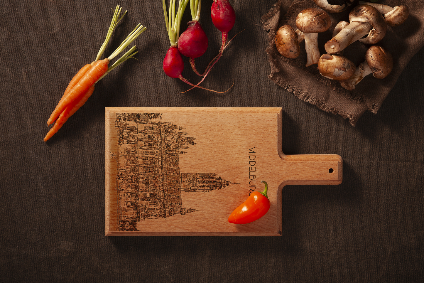 Middelburg Stadhuis – Handmade Beechwood Serving & Cheese Board (28 × 15 cm)