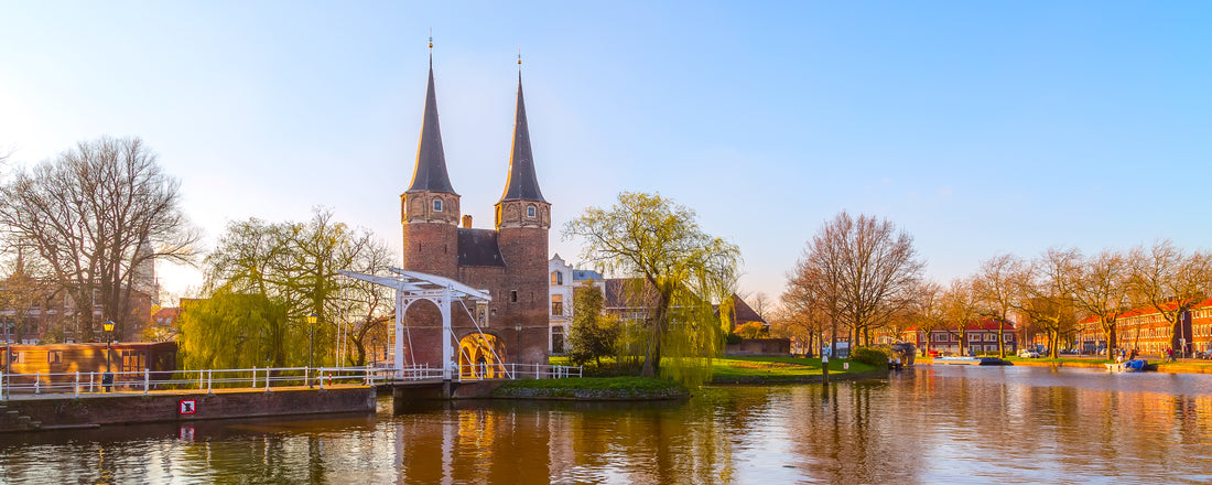 Delft, Oostpoort, orange, canal