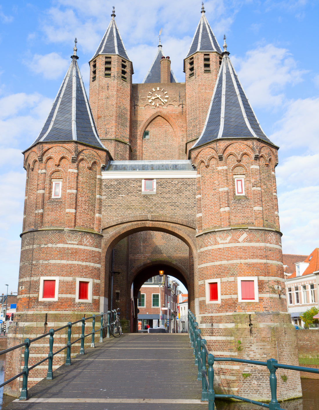 Haarlem, Amsterdamse Poort, canal, şato, tower