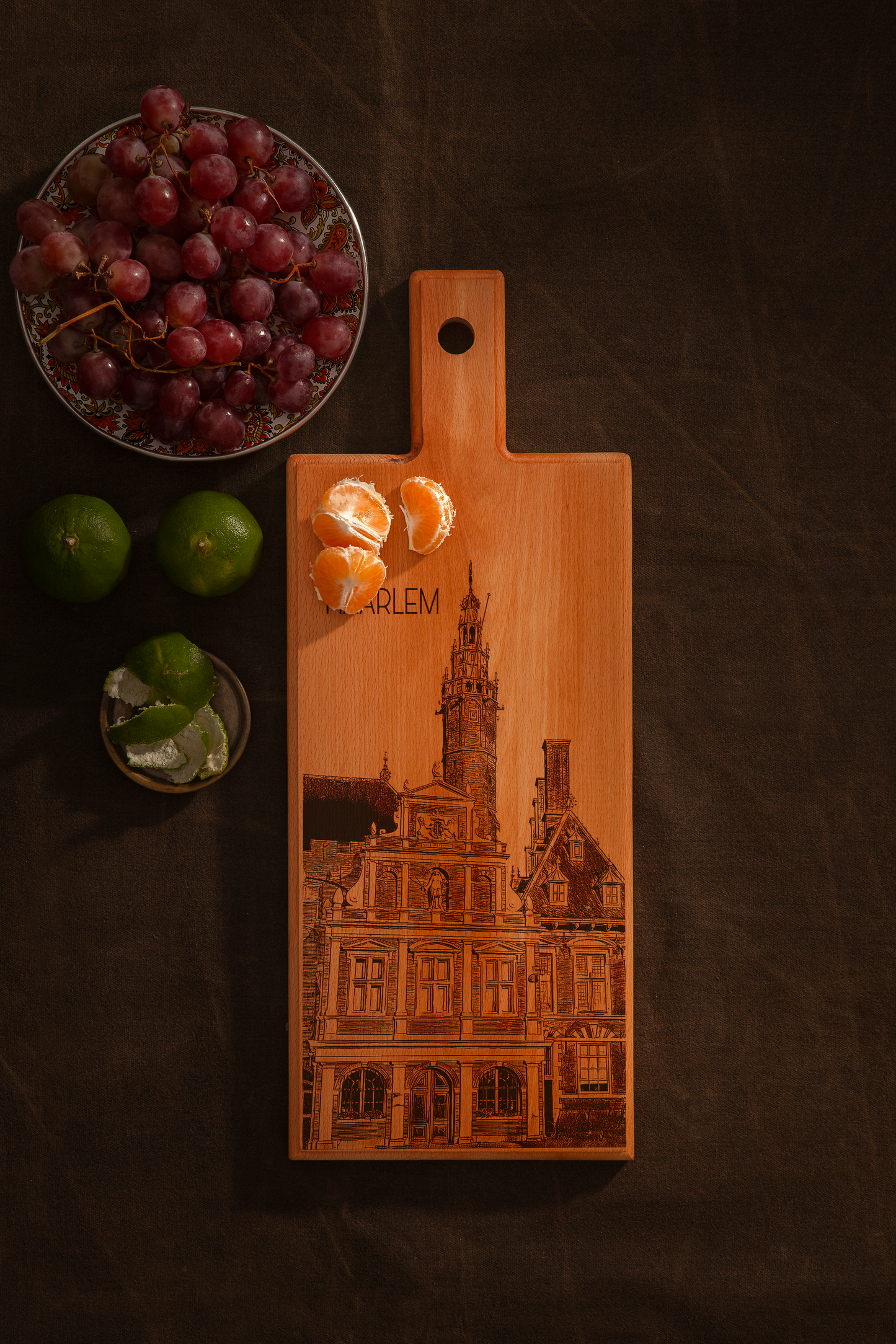 Haarlem Stadhuis – Wooden Serving Board (49 × 17 cm)