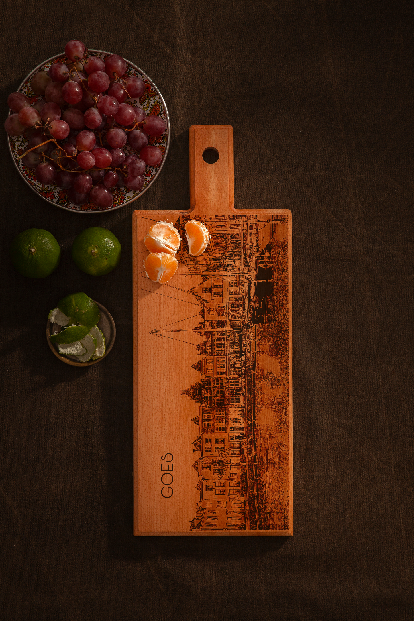 Goes Skyline – Handgemaakte Houten Serveer- & Kaasplank (49 × 17 cm)