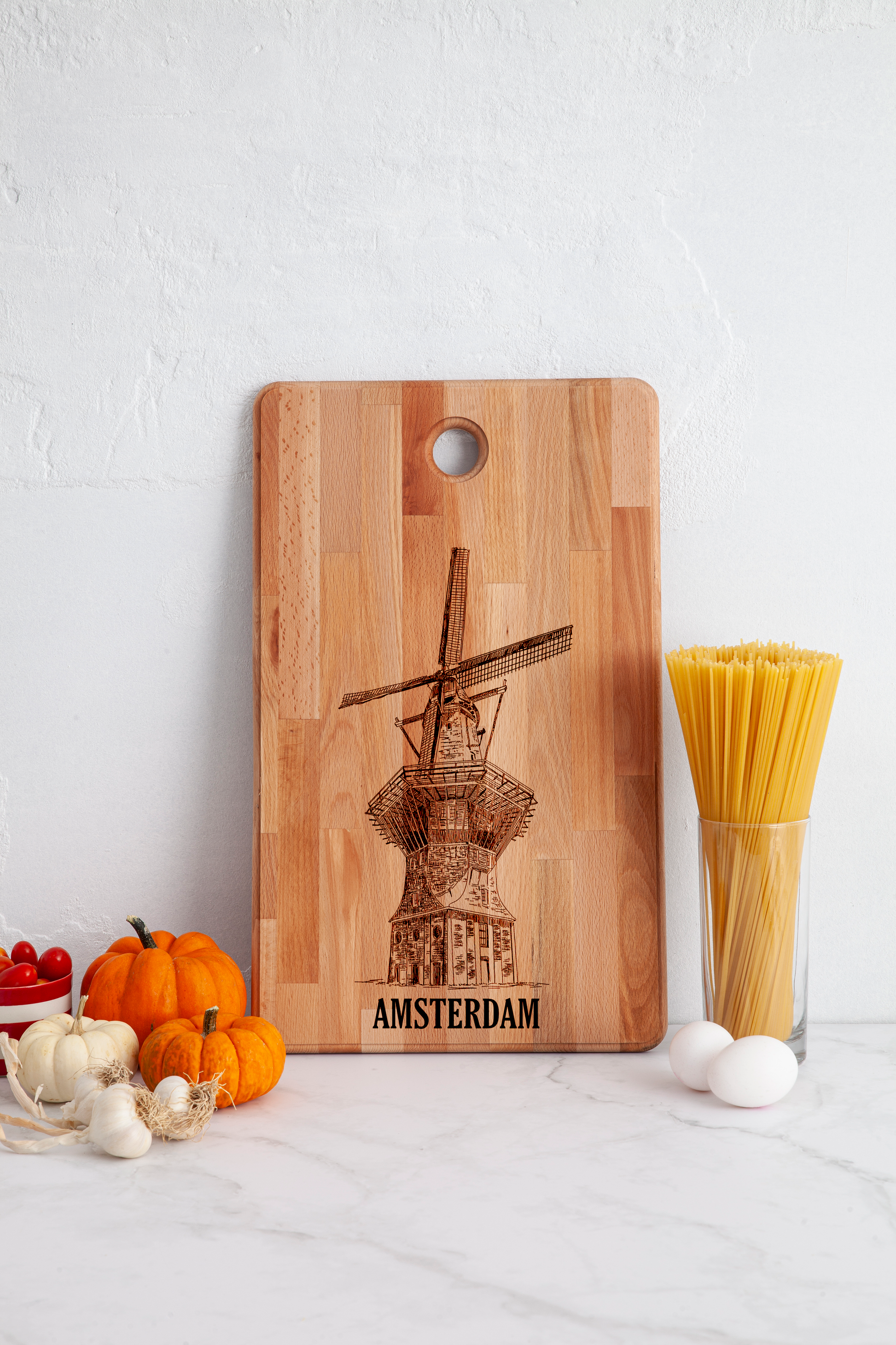 Amsterdam, De Gooyer Molen, cutting board, in kitchen
