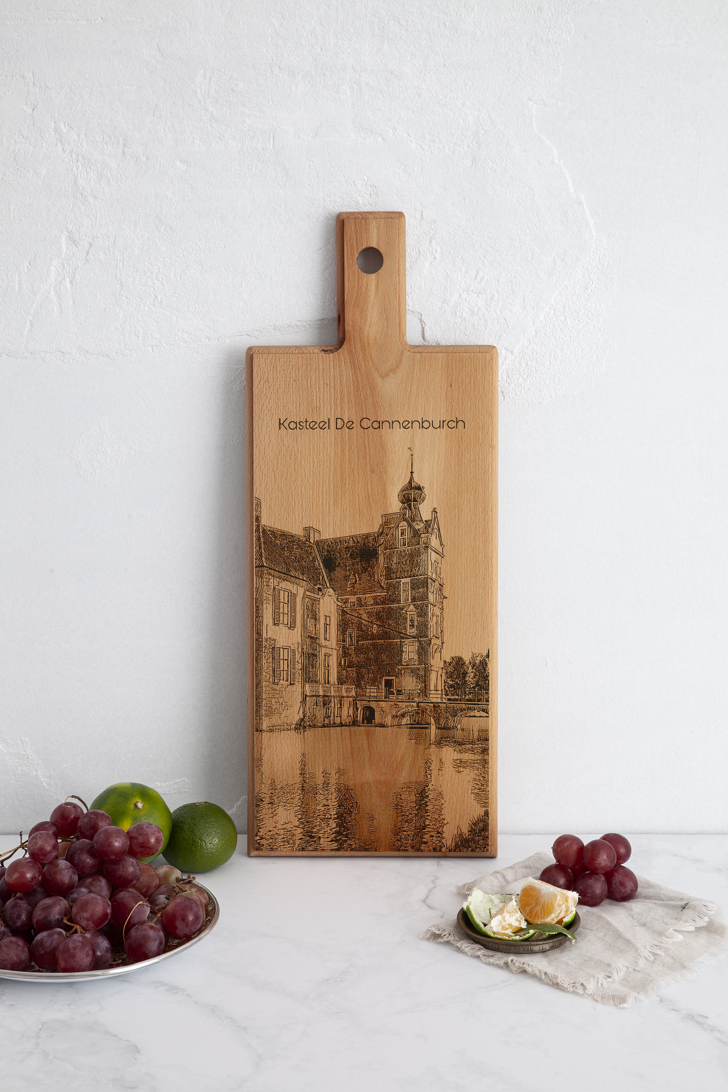 Kasteel De Cannenburch – Houten Serveerplank (49 × 17 cm)