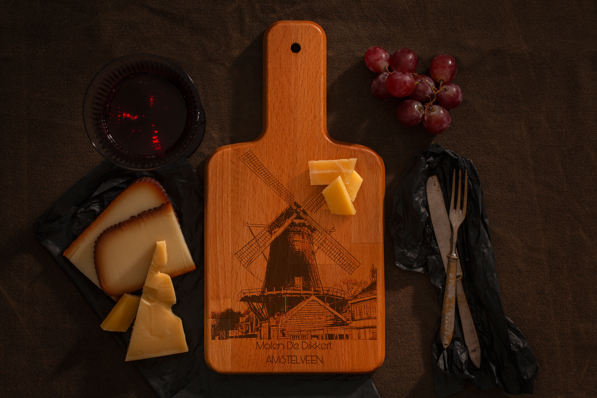 Amstelveen, Molen De Dikkert, cheese board, with cheese