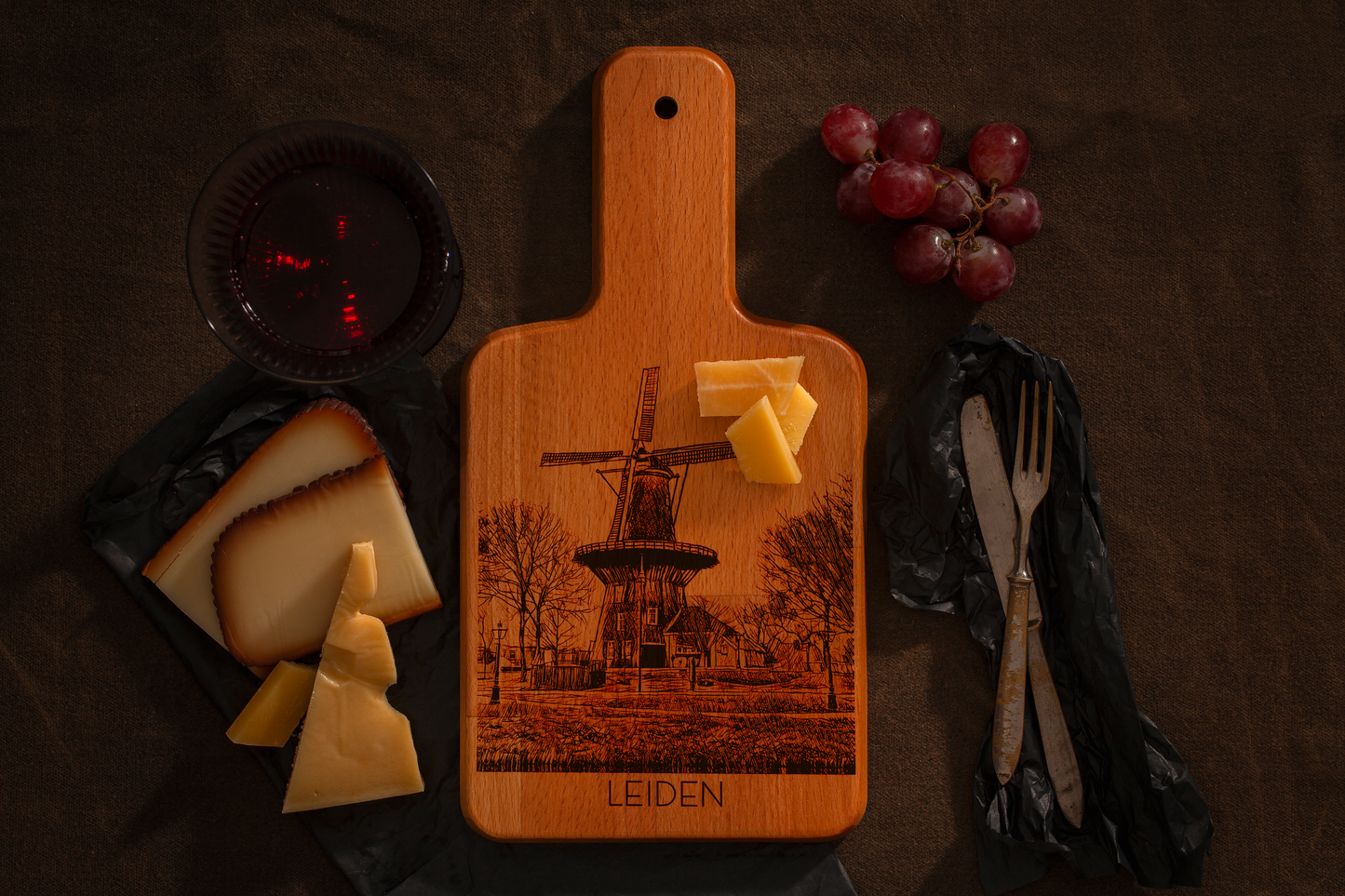 Leiden, Molen De Valk, cheese board, with cheese