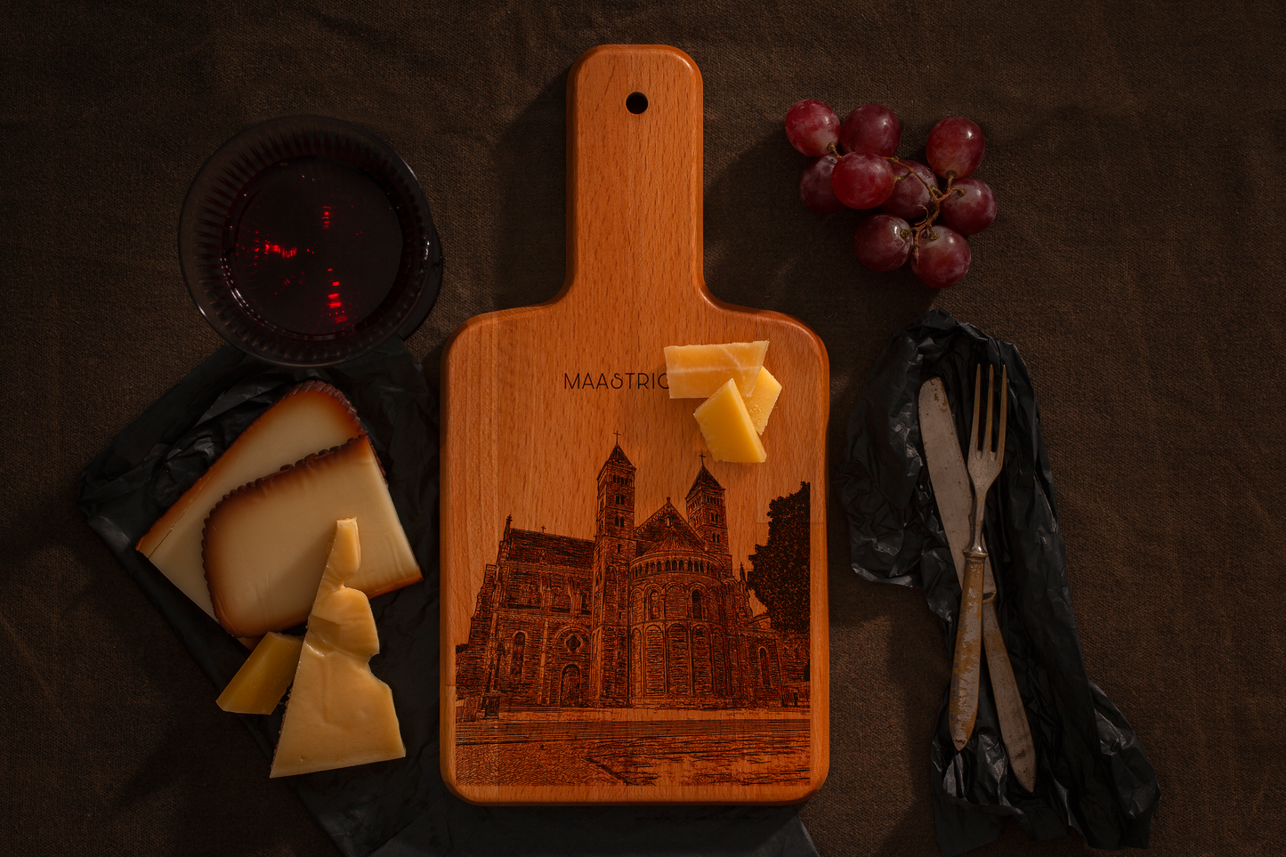 Maastricht, Basiliek Van Sint Servaas, cheese board, with cheese