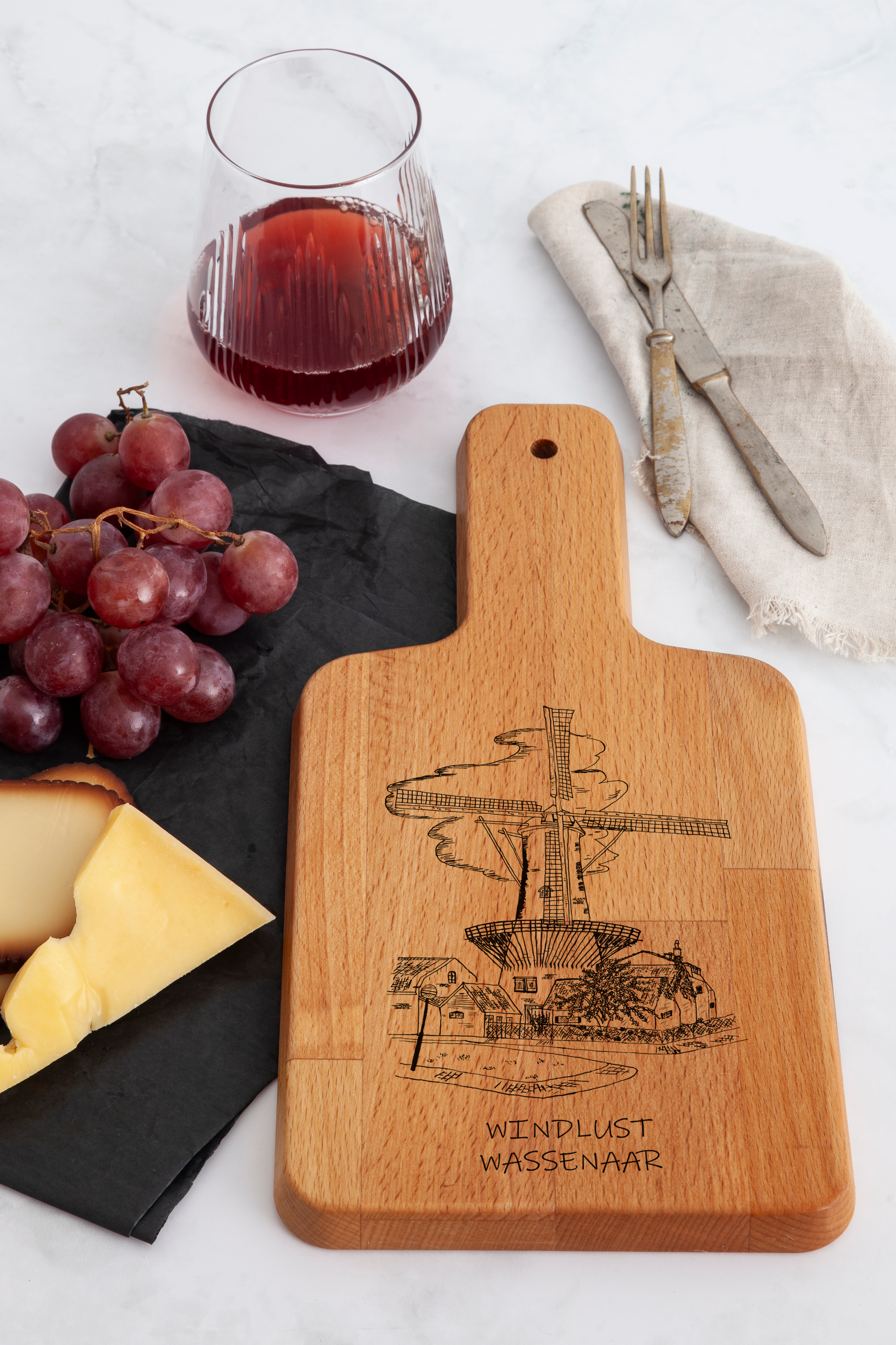 Wassenaar, Windlust, cheese board, on countertop