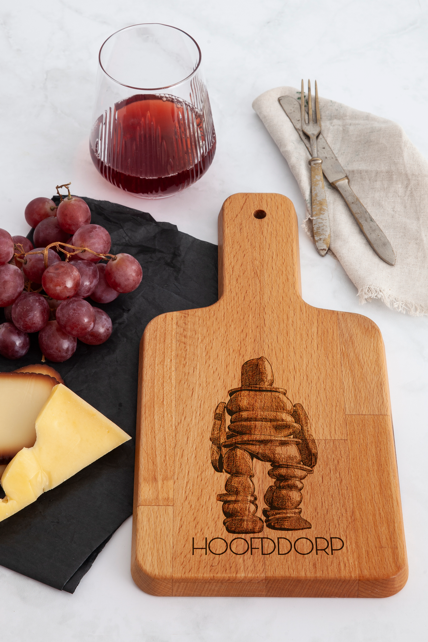 Hoofddorp, Mannetje, cheese board, on countertop
