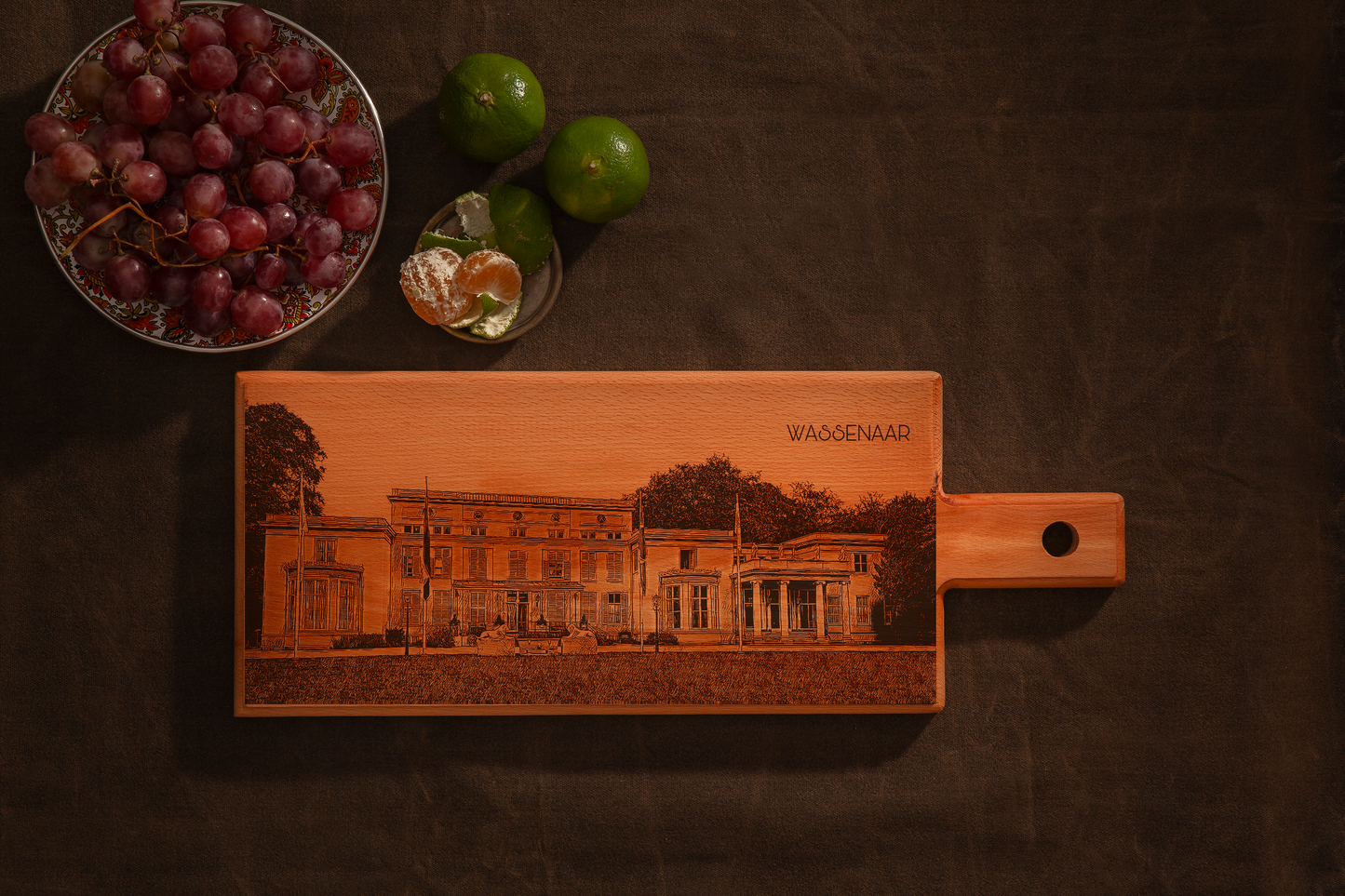 Wassenaar Raadhuis De Paauw Wooden Serving Board – 49 x 17 cm