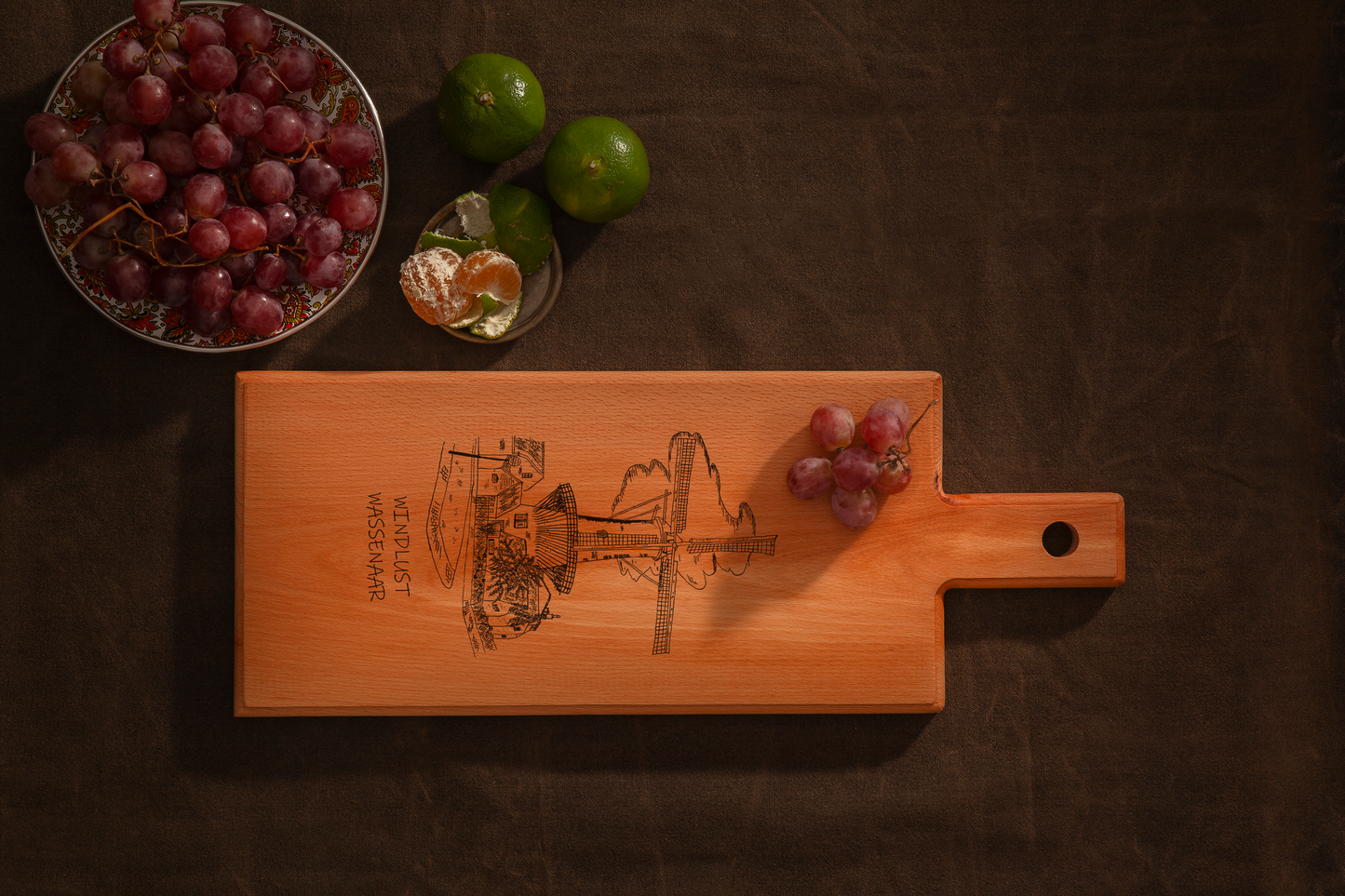 Wassenaar, Windlust, medium serving board, with grape