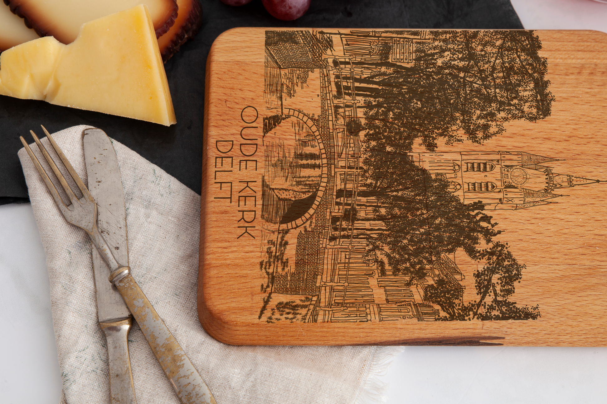 Delft, Oude Kerk, cheese board, wood grain
