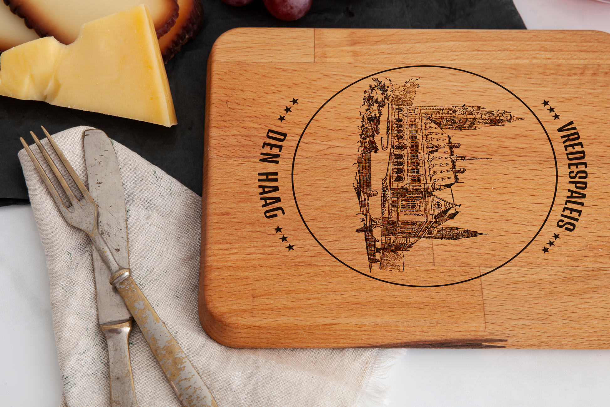 Den Haag, Vredespaleis, cheese board, wood grain