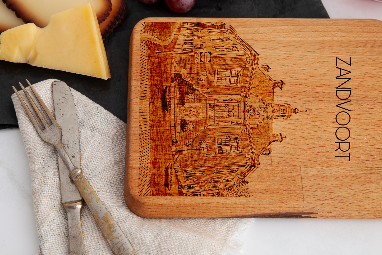Zandvoort, Stadhuis, cheese board, wood grain