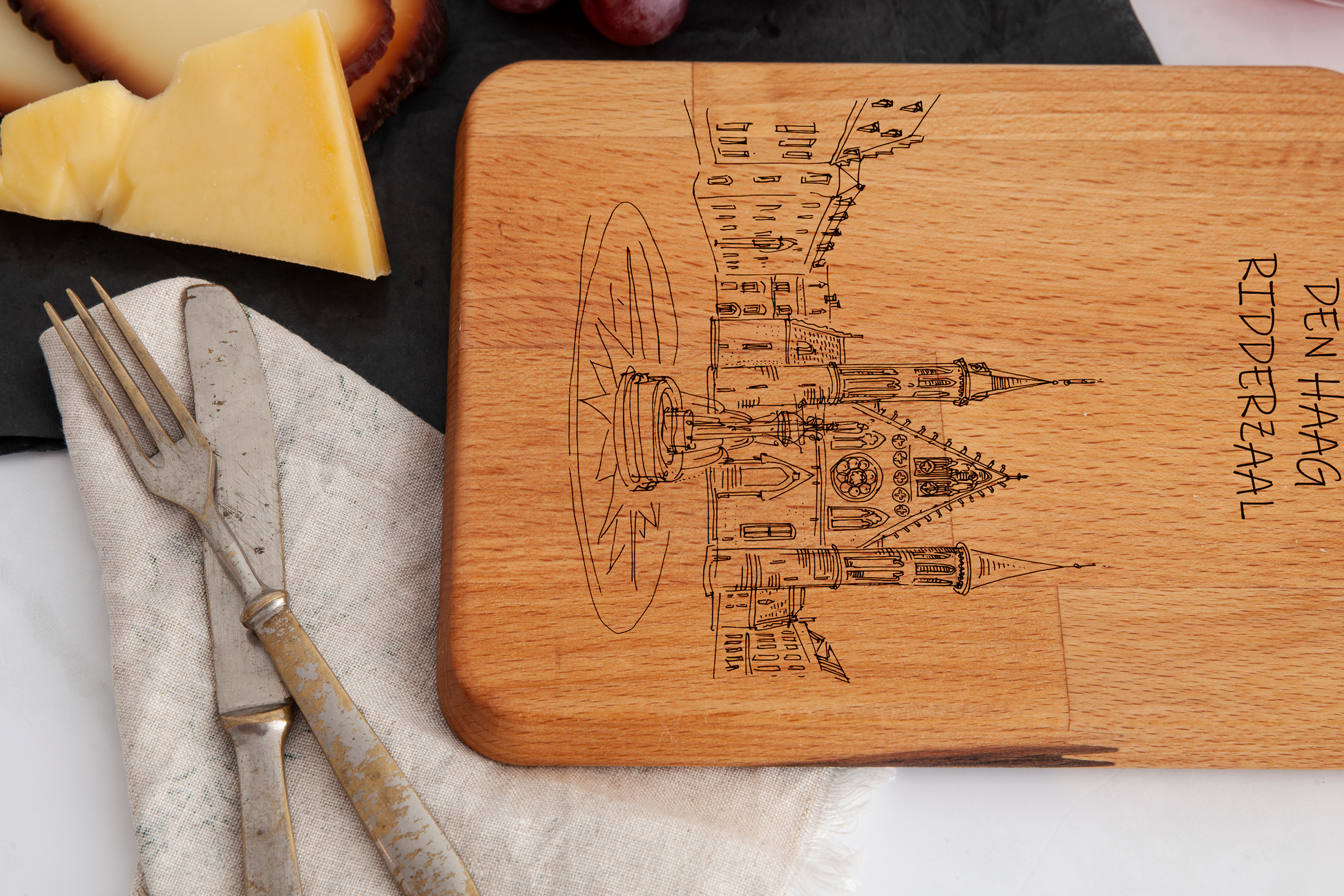 Den Haag, Ridderzaal, cheese board, wood grain