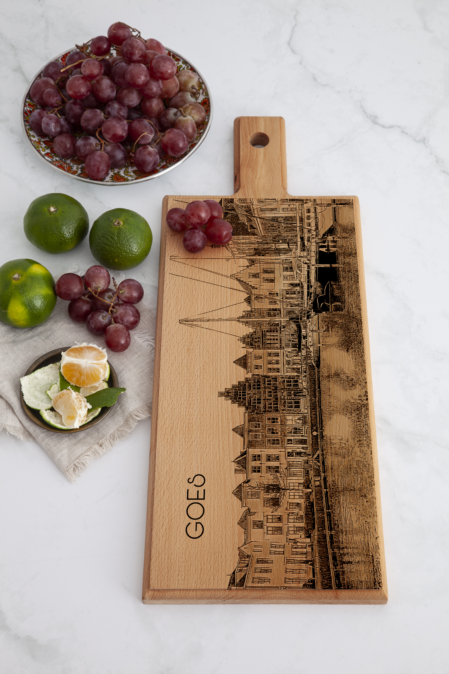 Goes Skyline – Handgemaakte Houten Serveer- & Kaasplank (49 × 17 cm)