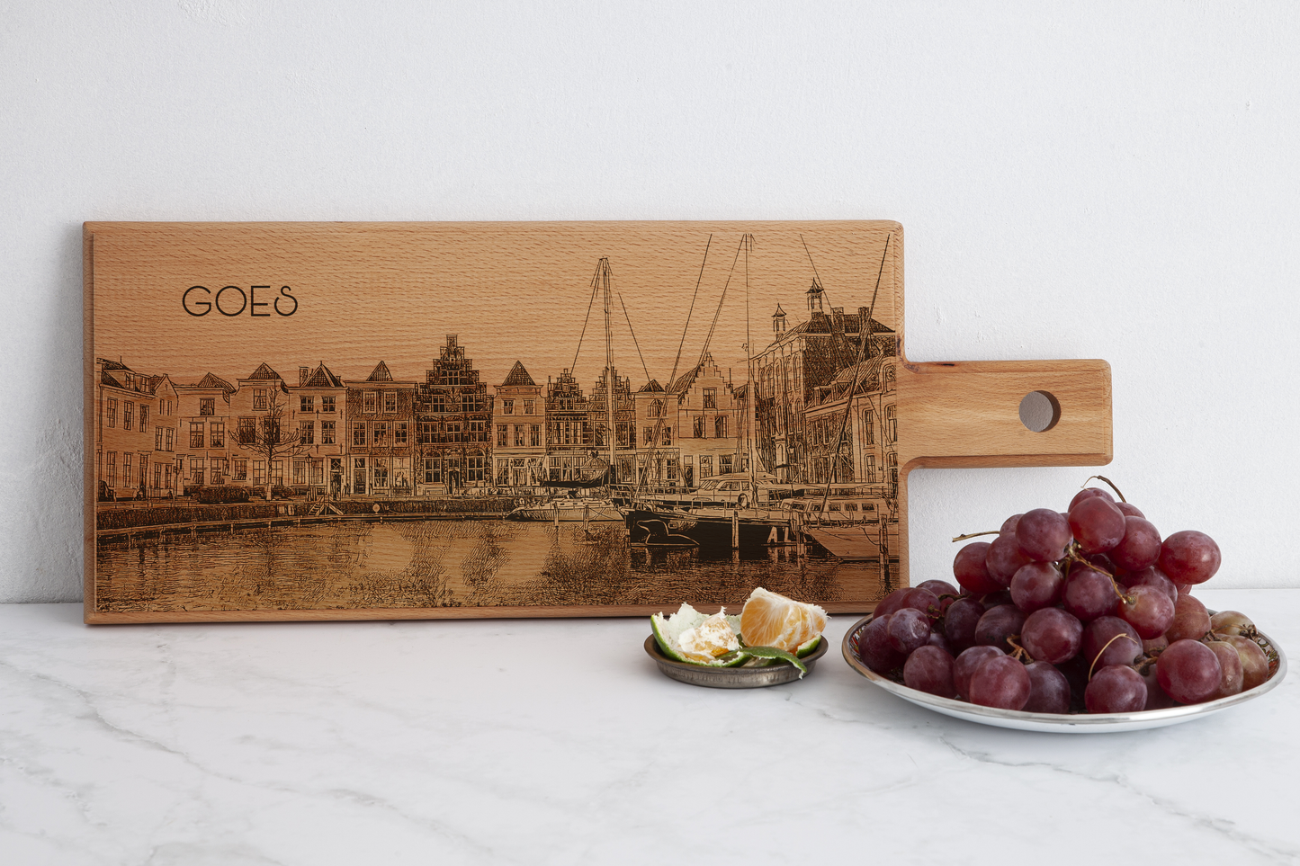 Goes Skyline – Handgemaakte Houten Serveer- & Kaasplank (49 × 17 cm)