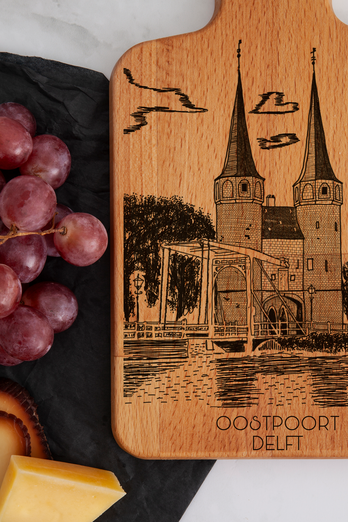Delft, Oostpoort, cheese board, close-up