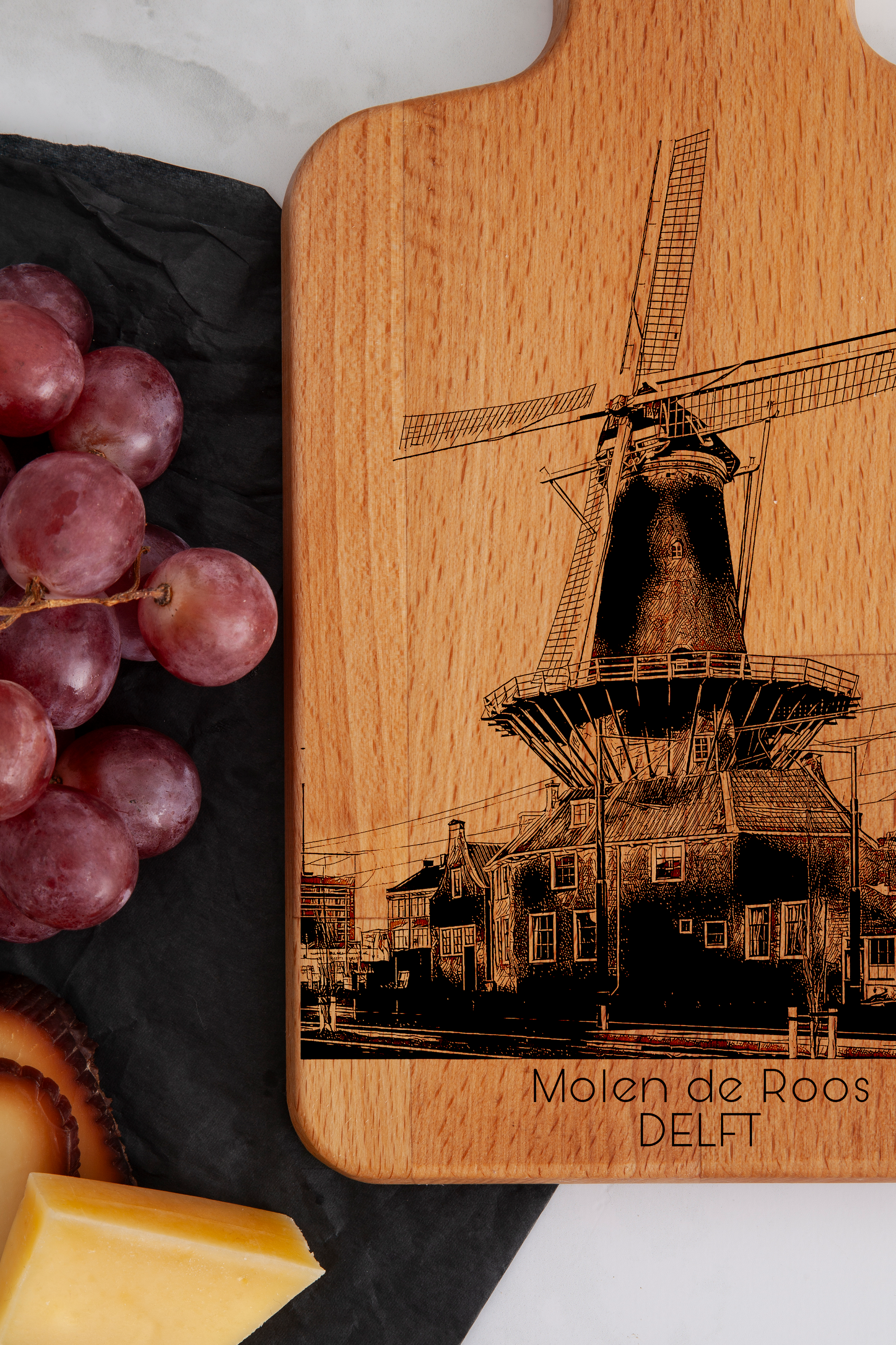 Delft, Molen de Roos, cheese board, close-up