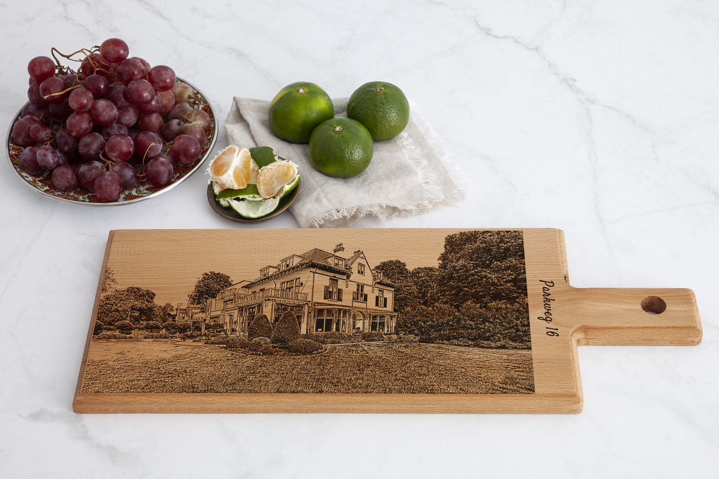 Gepersonaliseerde Handgetekende Houten Serveerplank (49 × 17 cm)