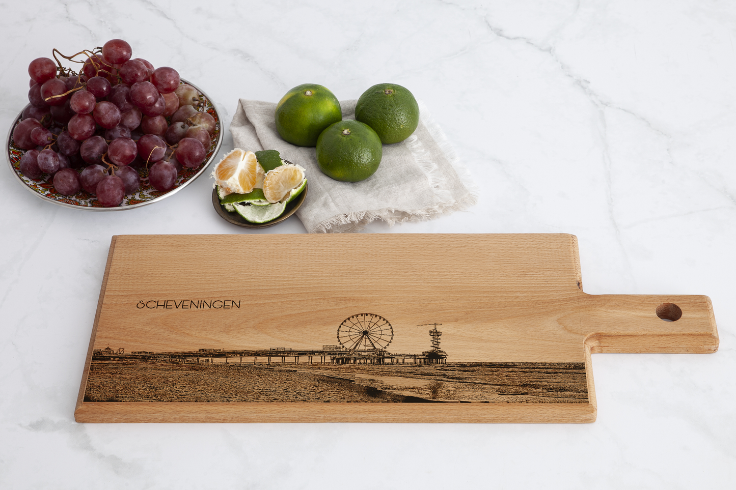 Scheveningen De Pier – Houten Serveerplank (49 × 17 cm)