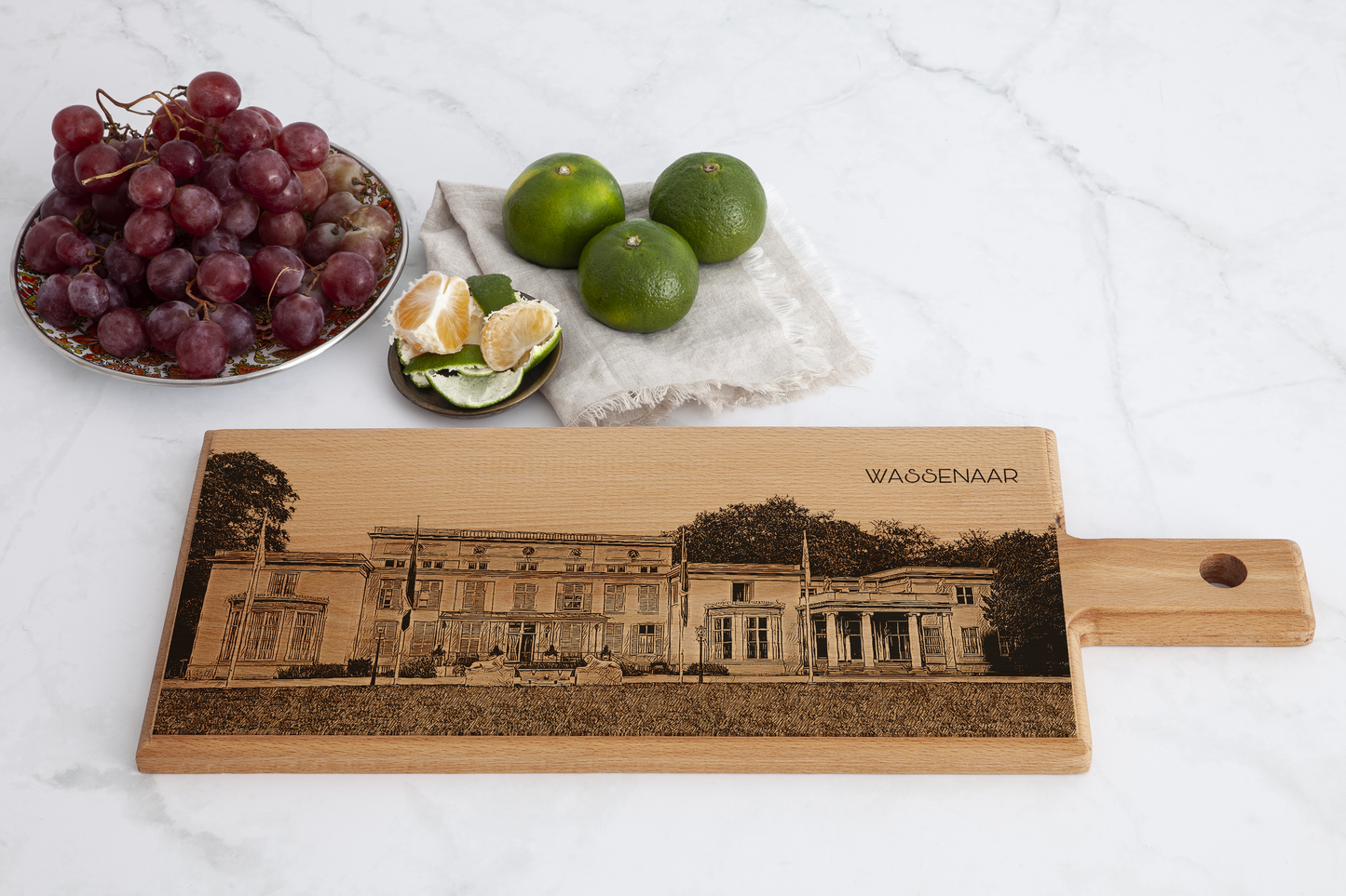 Wassenaar Raadhuis De Paauw Wooden Serving Board – 49 x 17 cm