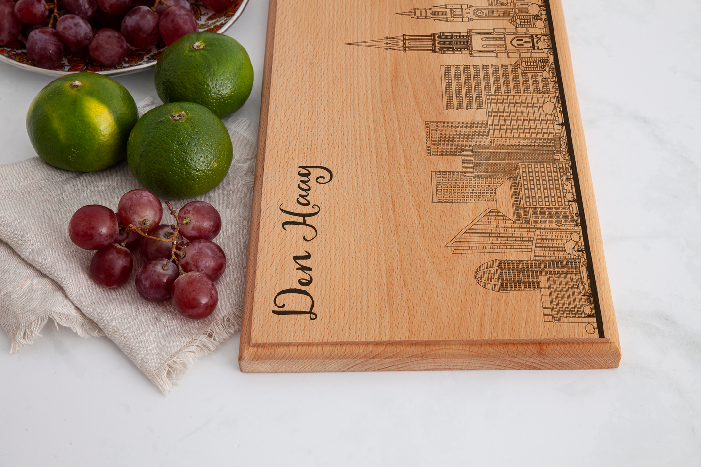 Den Haag, skyline, medium serving board, wood grain