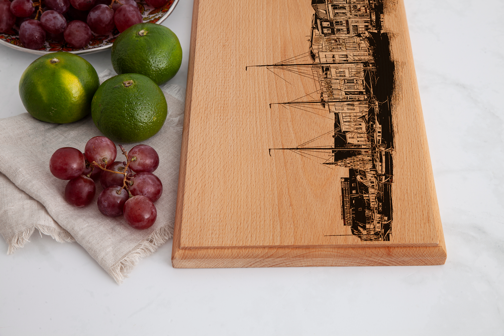 Leiden, De Haven, medium serving board, wood grain