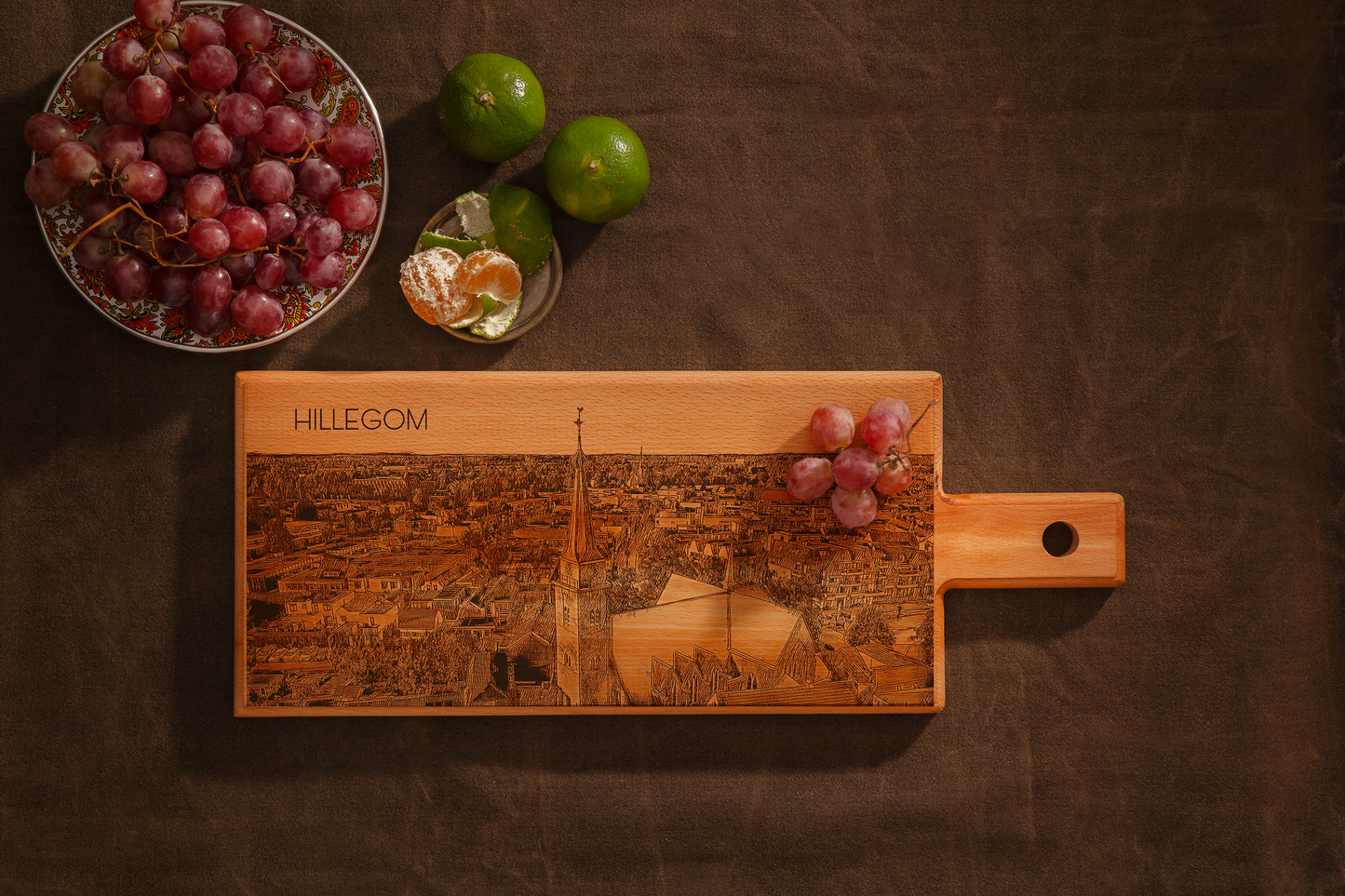 Hillegom Skyline – Houten Serveerplank (49 × 17 cm)