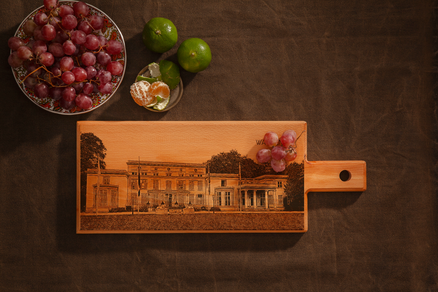 Wassenaar Raadhuis De Paauw Wooden Serving Board – 49 x 17 cm