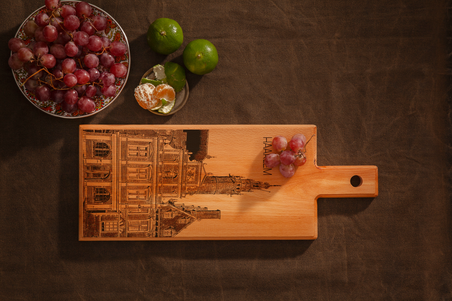 Haarlem Stadhuis – Wooden Serving Board (49 × 17 cm)