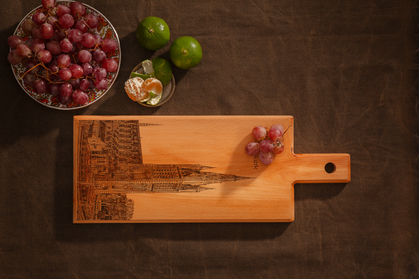 Hilversum Sint-Vituskerk – Wooden Serving Board (49 × 17 cm)