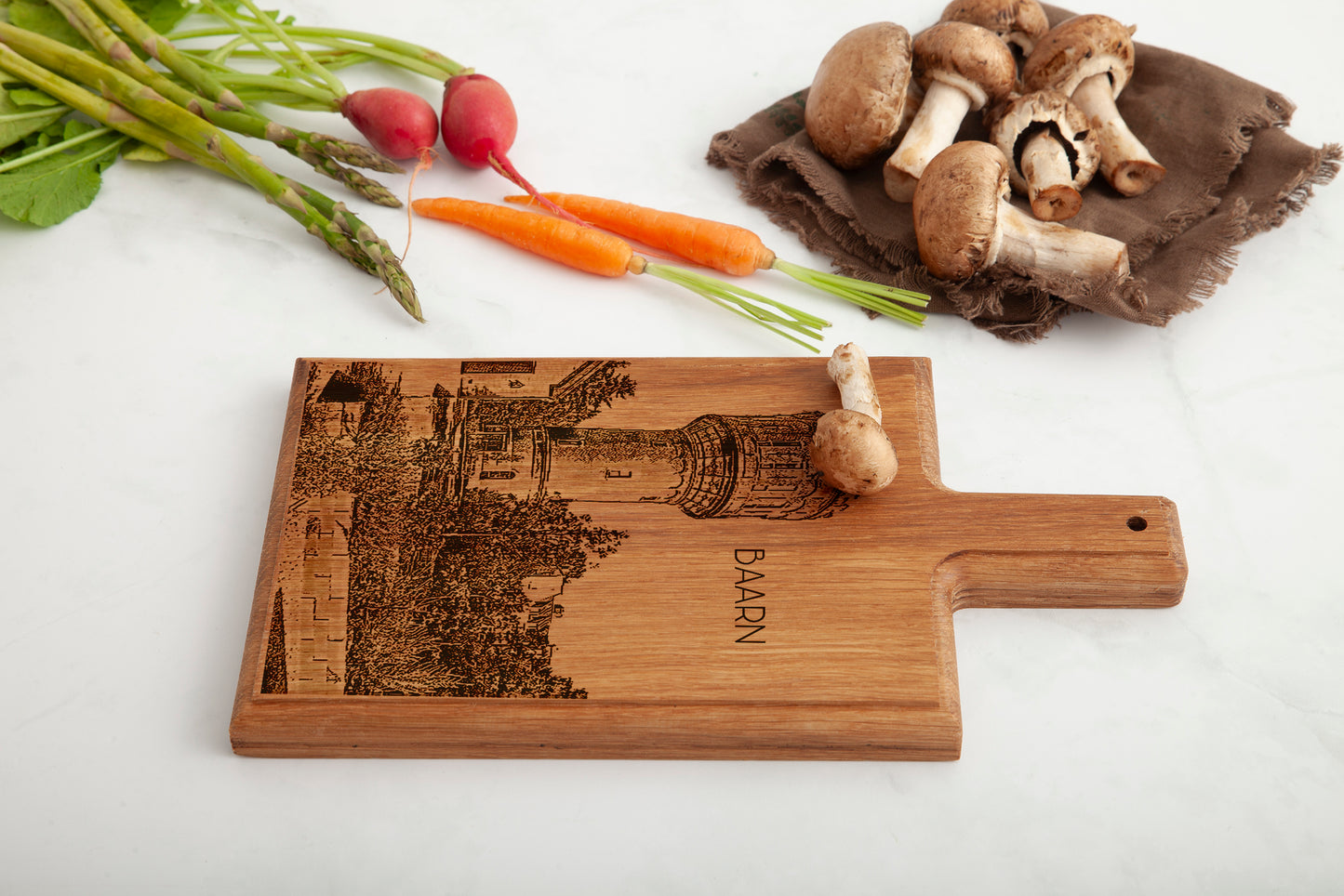 Baarn – Watertoren Wooden Cheese Board Souvenir (28 × 15 cm)