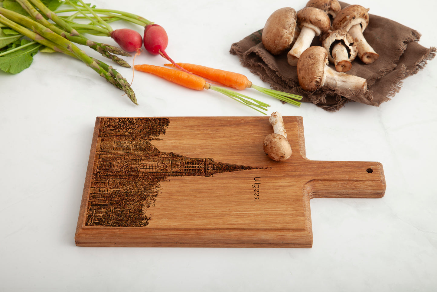 Uitgeest – Historische Kerk Houten Kaasplank Souvenir (28 × 15 cm)