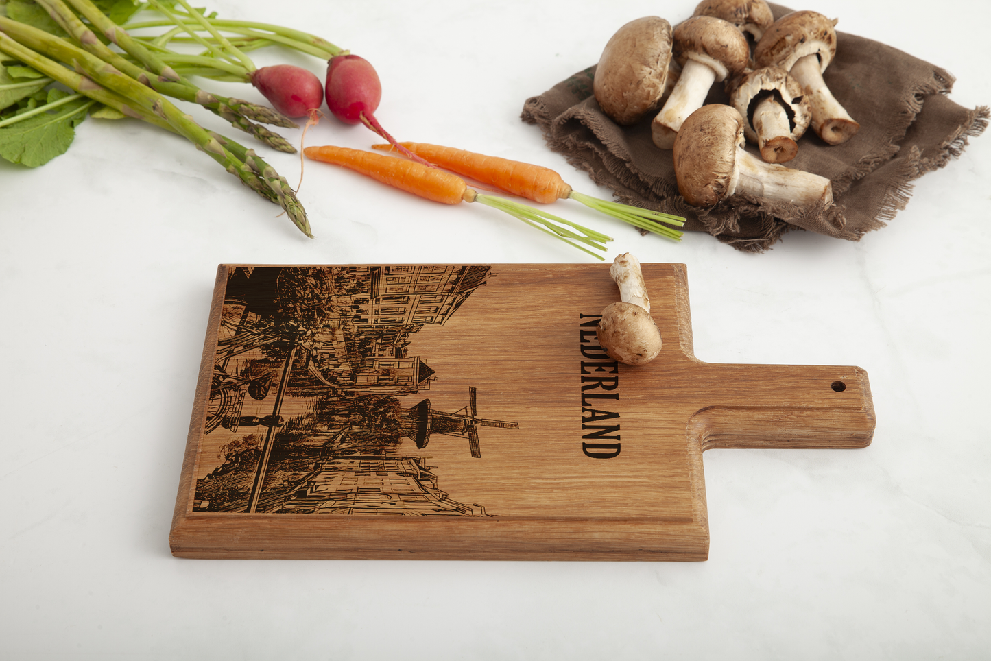 Nederland Cheese Board - Beech Wood