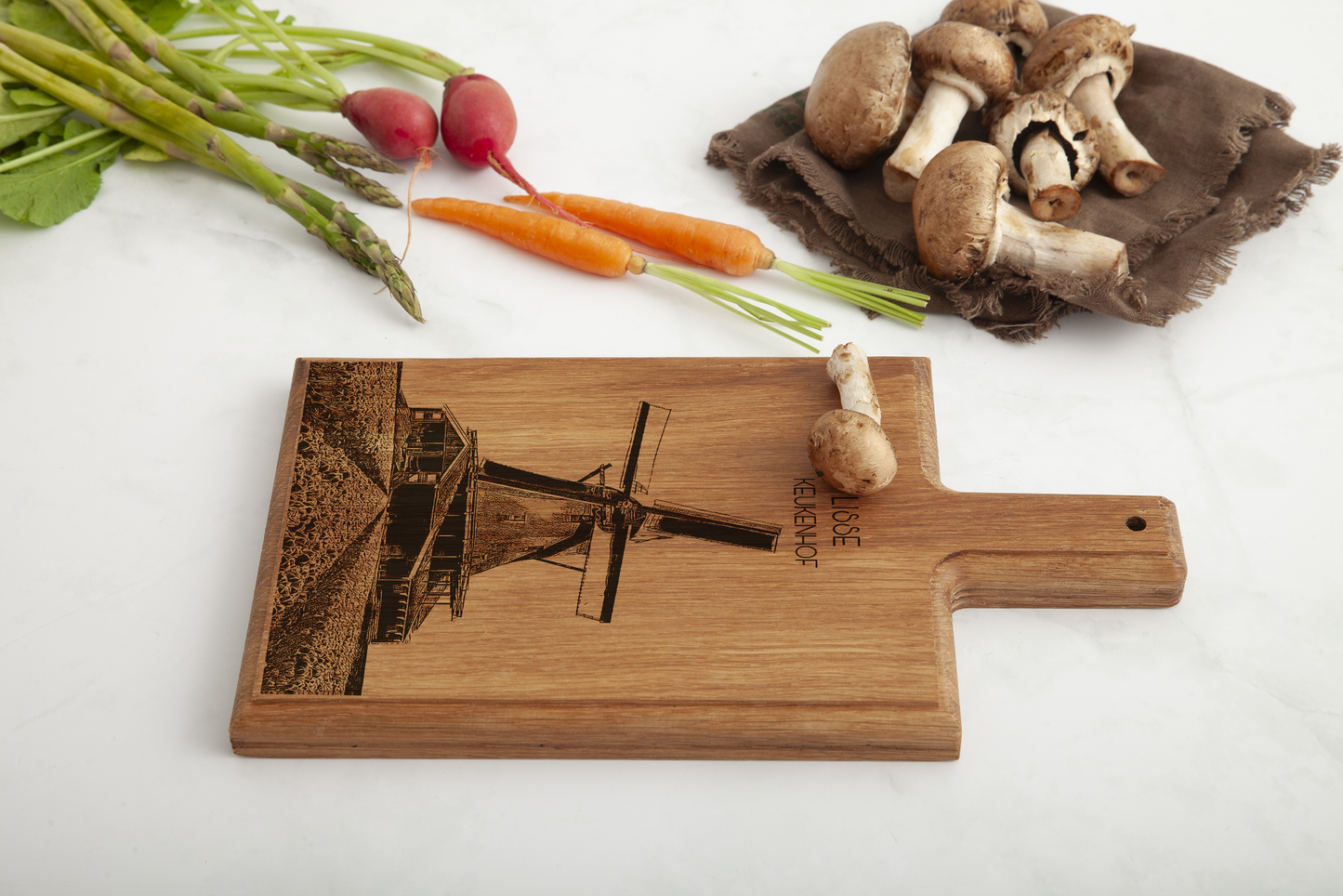Lisse Keukenhof Cheese Board - Beech Wood