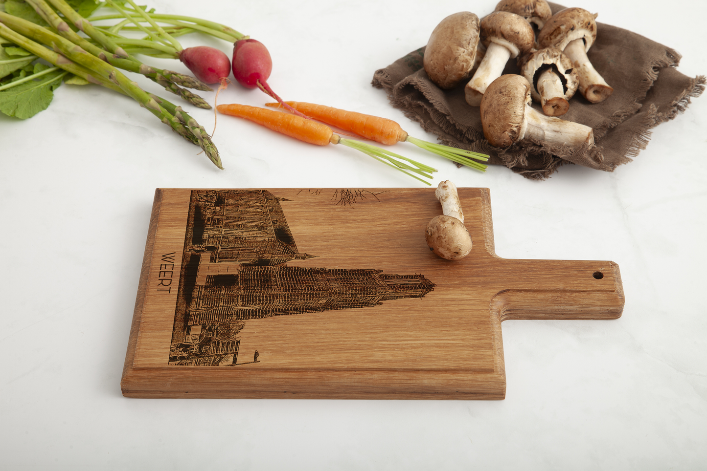 Weert – Handmade Beechwood Serving & Cheese Board (28 × 15 cm)