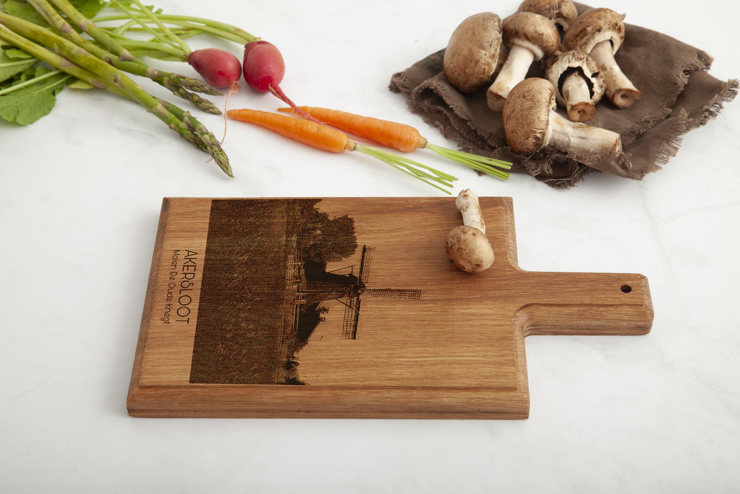 Akersloot – Molen de Oude Knegt Houten Kaasplank (28 × 15 cm)