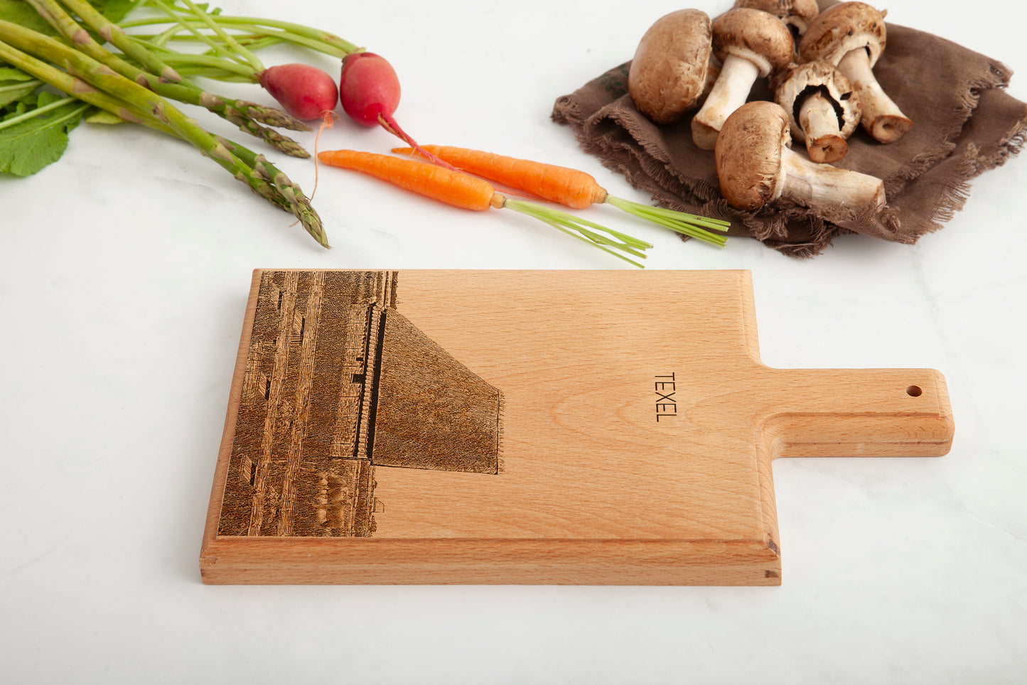 Texel – Traditional Farm Wooden Cheese Board Souvenir (28 × 15 cm)