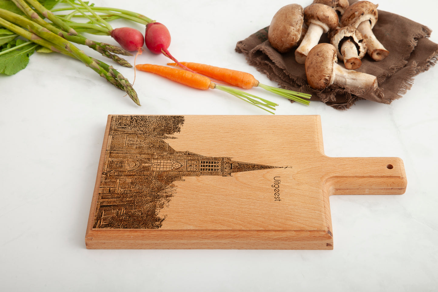 Uitgeest – Historische Kerk Houten Kaasplank Souvenir (28 × 15 cm)